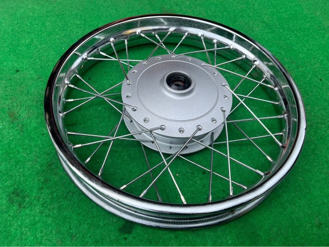 ホンダ　クロスカブ　AA06 フロントホイール