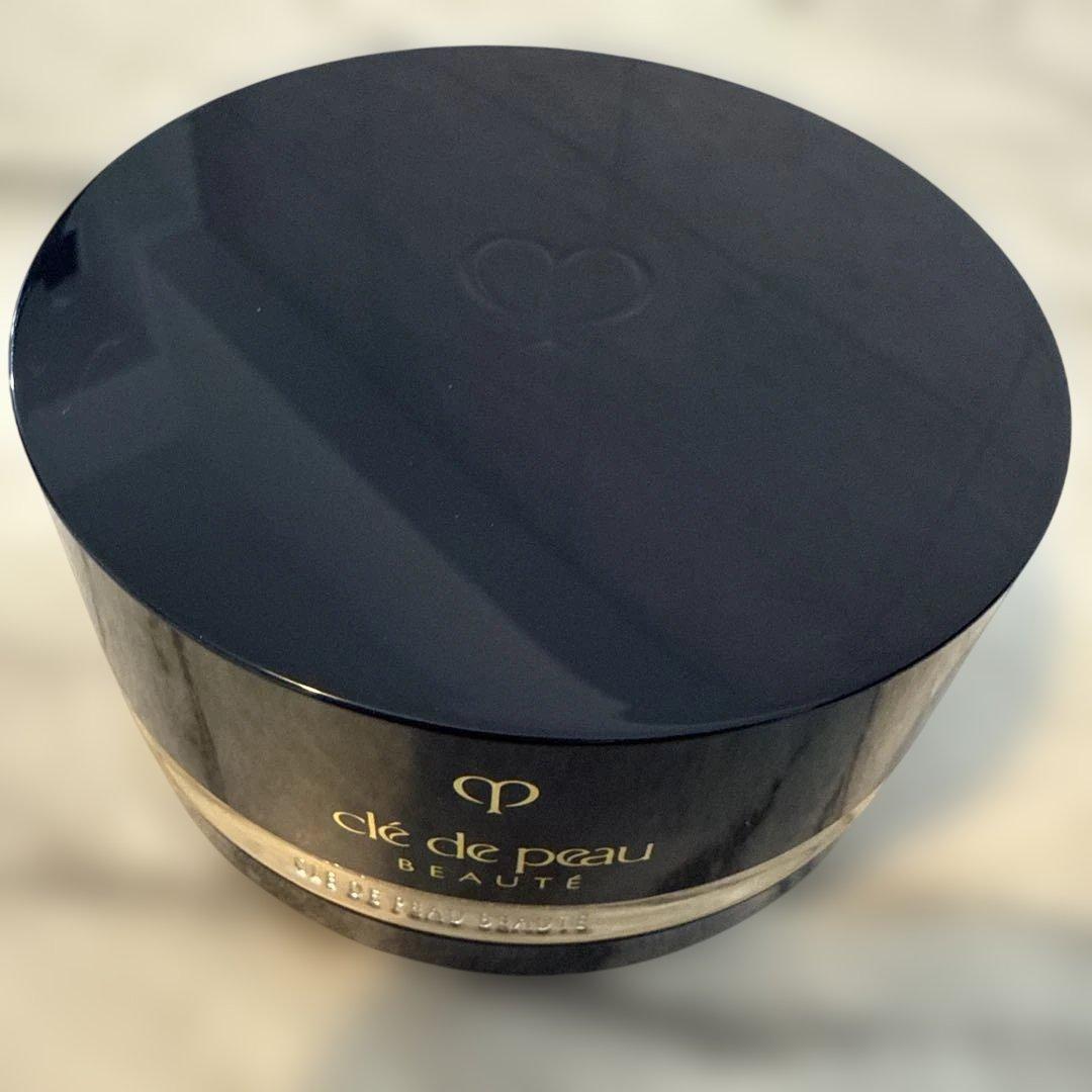 クレドポーボーテ　プードルトランスパラントn M 1 ライト　フェイスパウダー