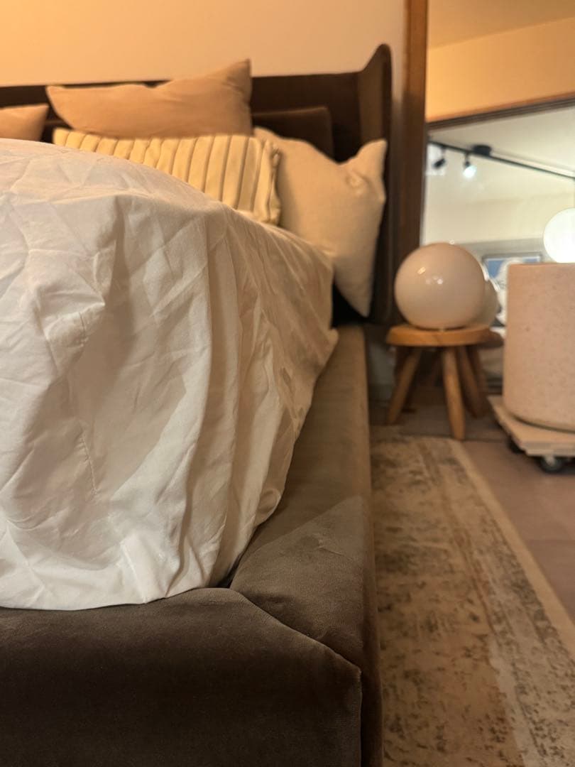 値下げ　Bo Concept Austin クイーンサイズベッド（フレ