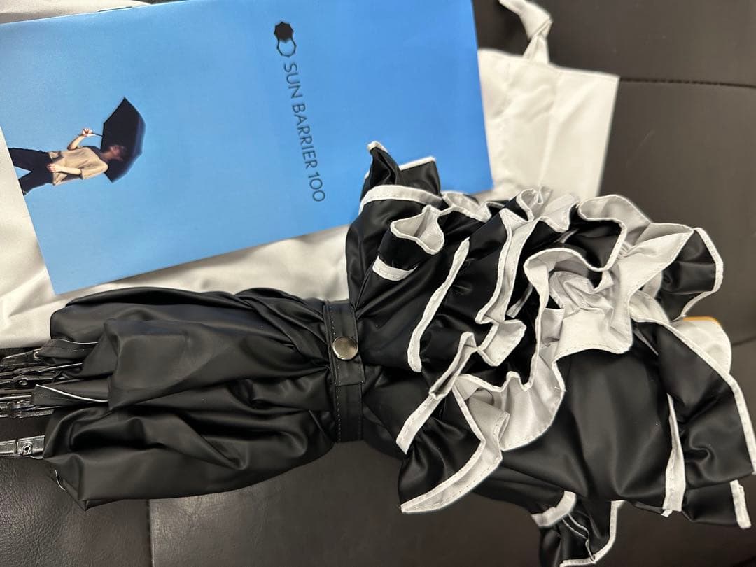 SUN BARRIER 100 フリル付き折りたたみ傘