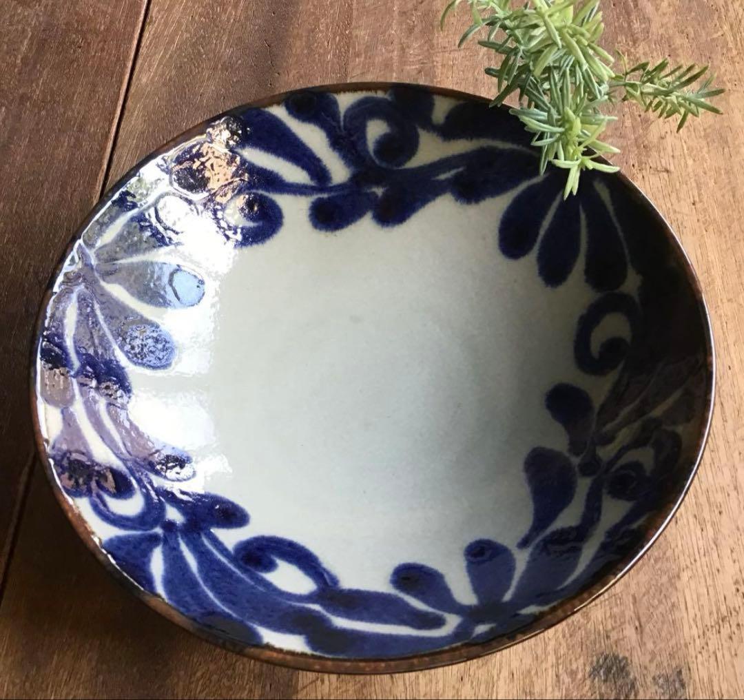 ☘️merci☘️です。新品美濃焼　琉球瑠璃唐草麺鉢　うどん丼10枚セット他