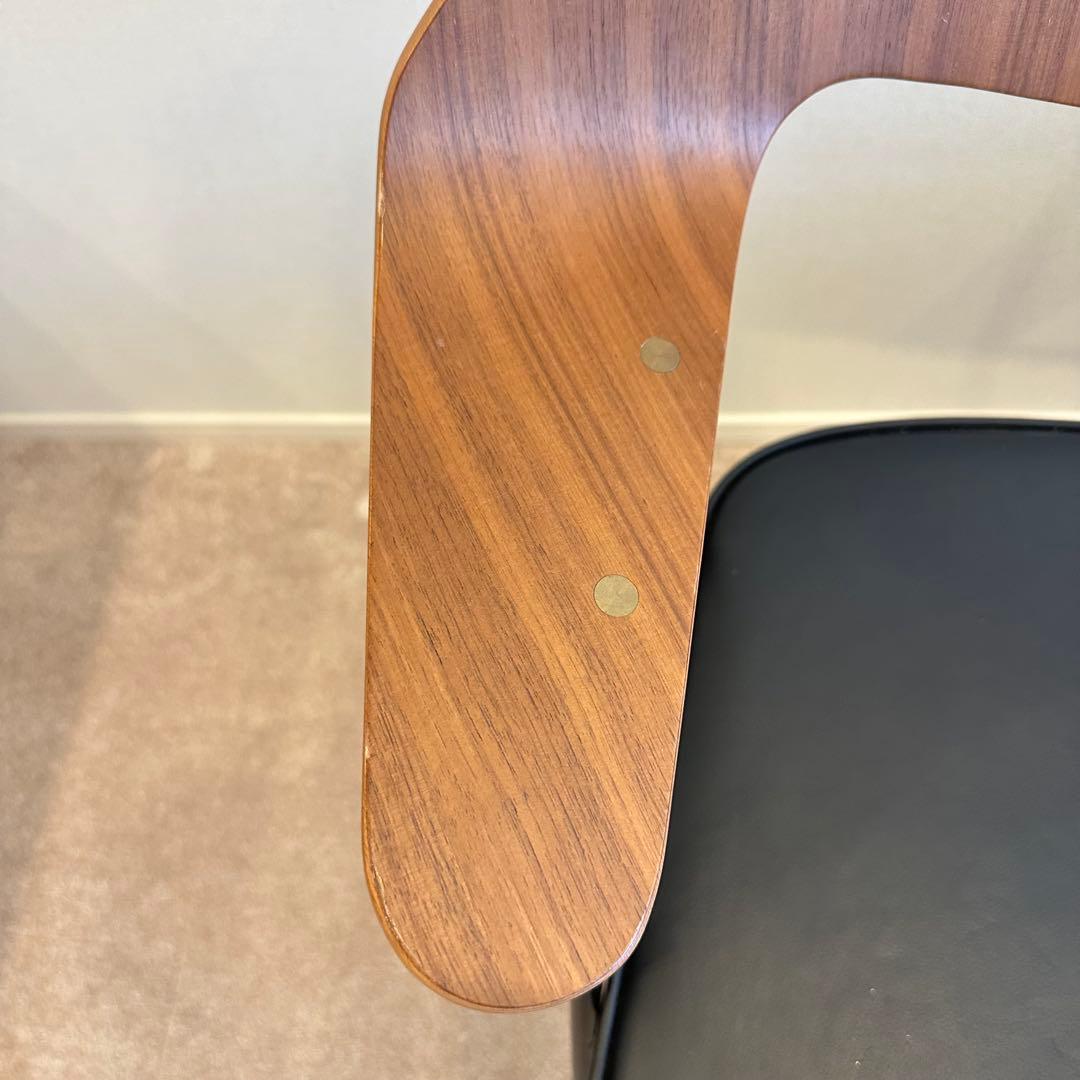 Case Furniture 675チェア ACTUS