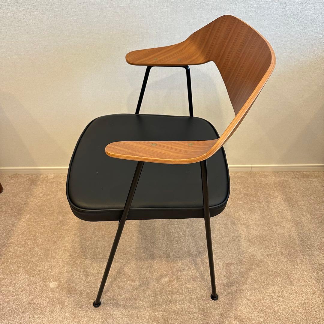 Case Furniture 675チェア ACTUS