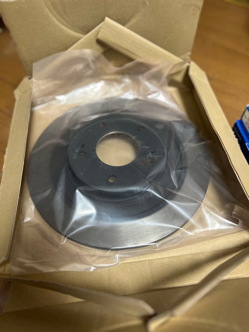 デリカD5 新品 純正Rブレーキローター　ブレーキパッド　パッドグリース　セット