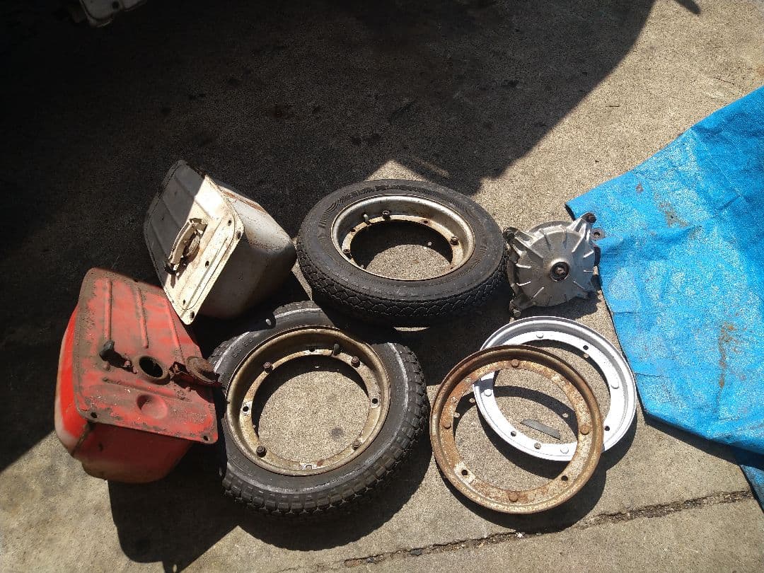 ベスパのホイルとか！彦根市〜。