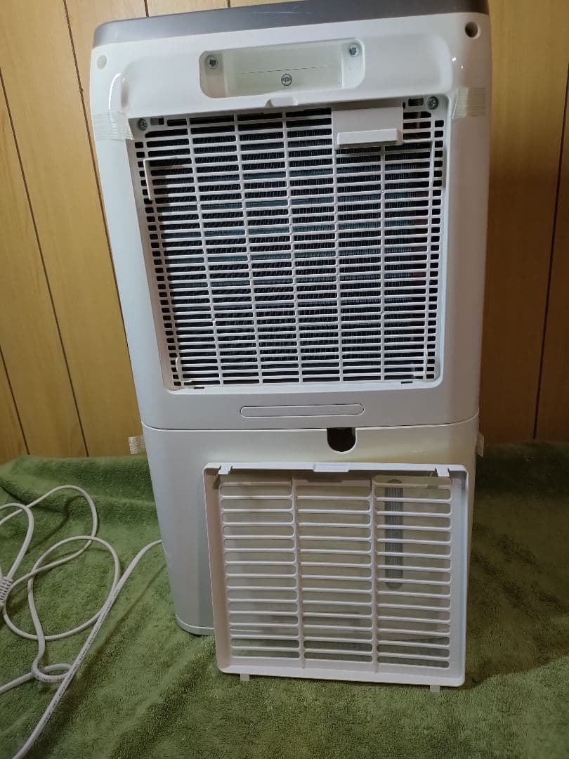 特価アイリスオーヤマ除湿機衣類乾燥 除湿　キャスター付コンプレッサー式　20年製