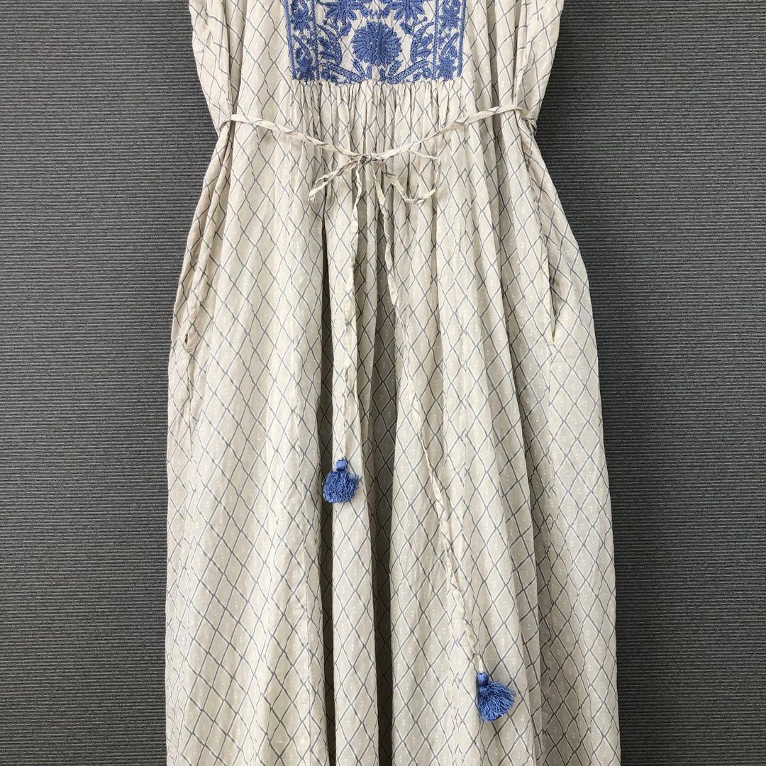 ヌキテパ DIA CHECK PRINT EMB DRESS M ECRU