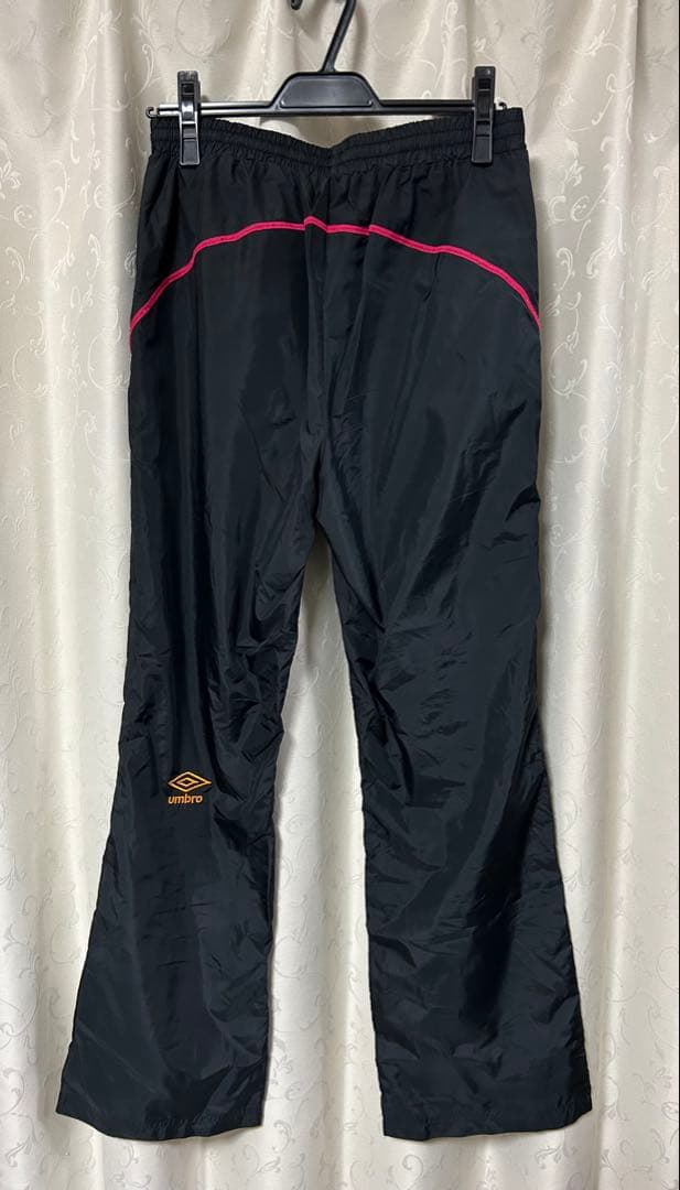 美品　umbro ウィンドブレーカー ピンク/ブラック　上下セット
