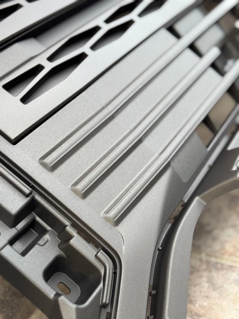 デリカd5 フロントグリル　ロアバンパー　ラプターライナー塗装　塗装後未使用