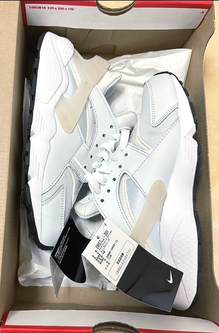 【タグ付未使用】NIKE スニーカー　エアハラチ　24cm（size7） 白