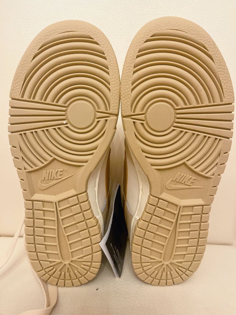 もも NIKE ダンク ロー ESS トレンド 23cm