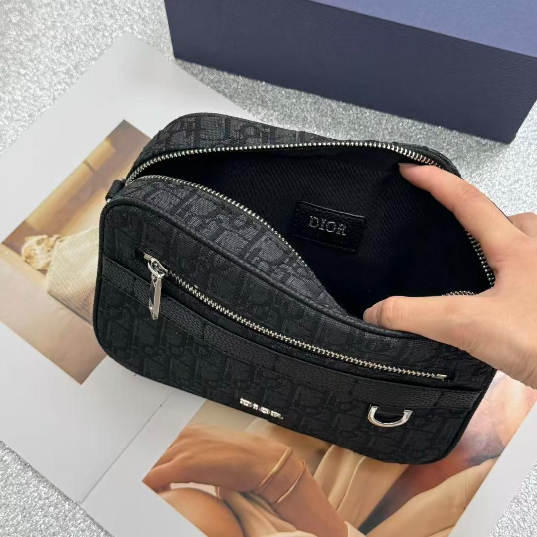 本日発送ダークグレー ロゴ入り ショルダーバッグ