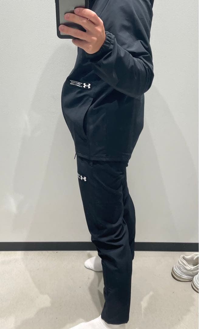 UNDER ARMOUR ダークグレー ウィンドブレーカー L/M