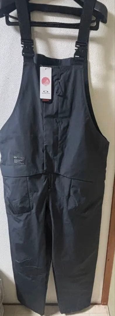 【新品・定価2.9万】オークリー スノボウェア つなぎ　ブラック XL相当