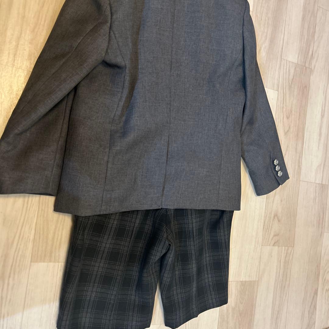 【新品未使用】 BEAMS DESIGN　スーツ4点セットゆったりサイズ130B