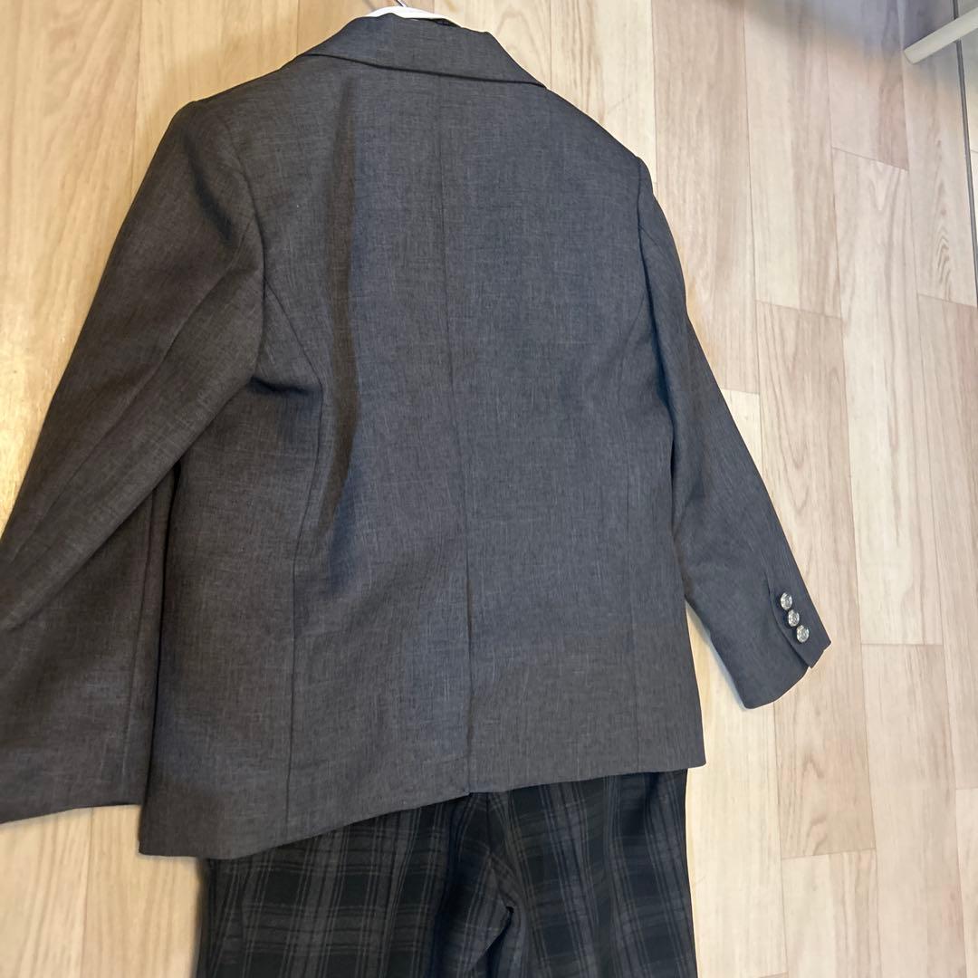 【新品未使用】 BEAMS DESIGN　スーツ4点セットゆったりサイズ130B