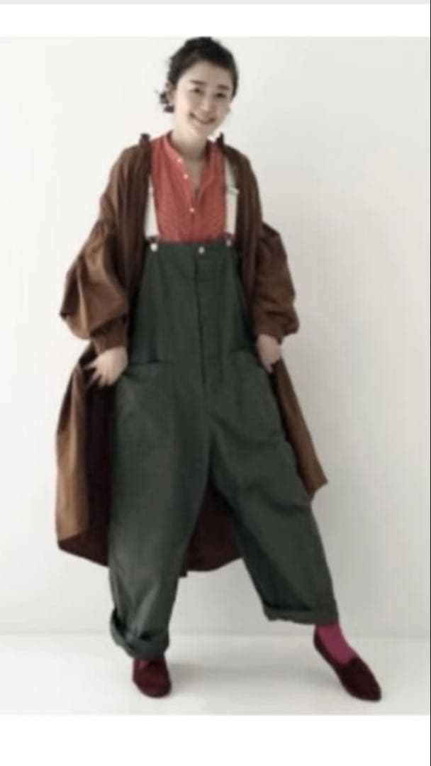 ネストローブ コットンツイルデッキサロペット オリーブグリーン