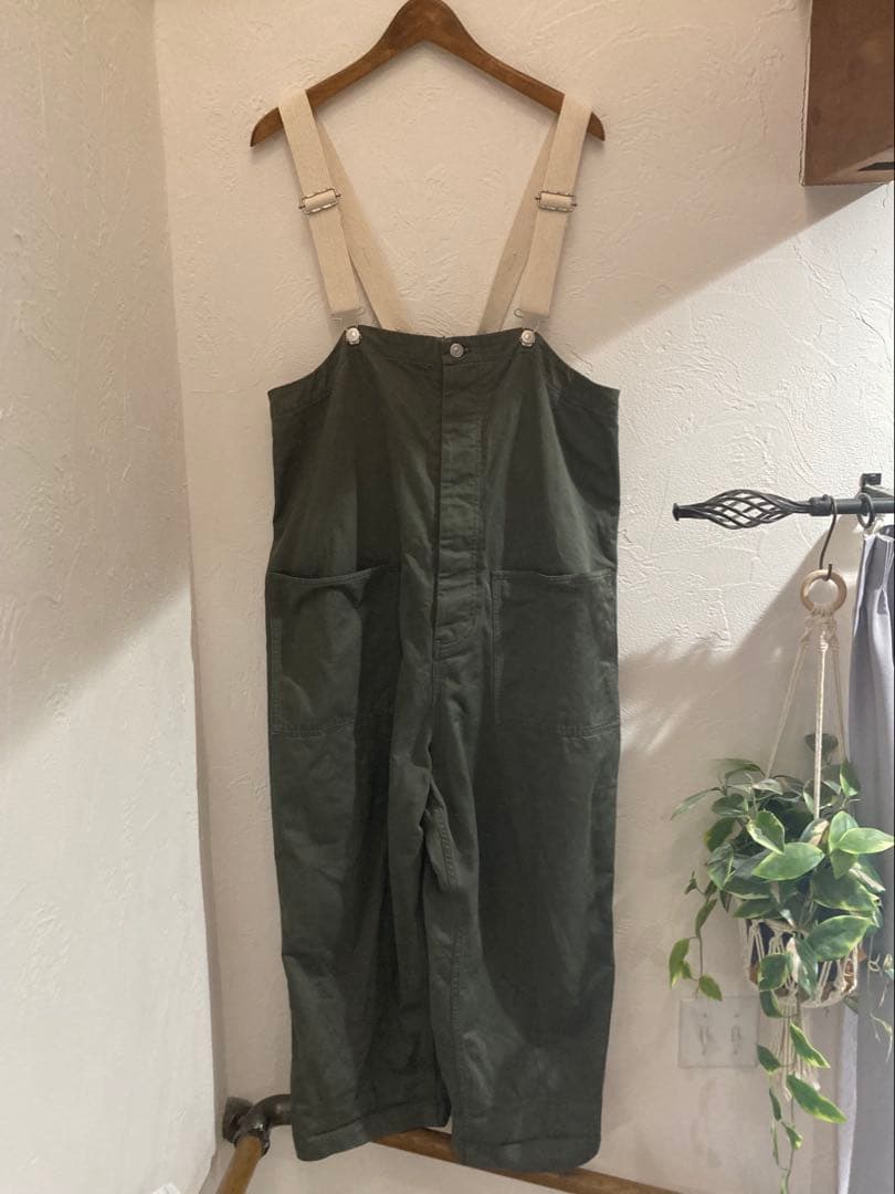 ネストローブ コットンツイルデッキサロペット オリーブグリーン