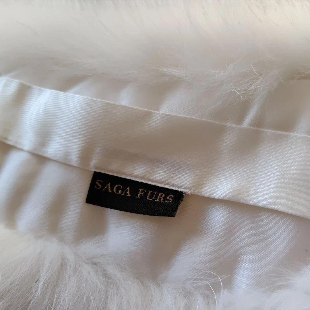 SAGA FURS ホワイトショール　ポンポン付き