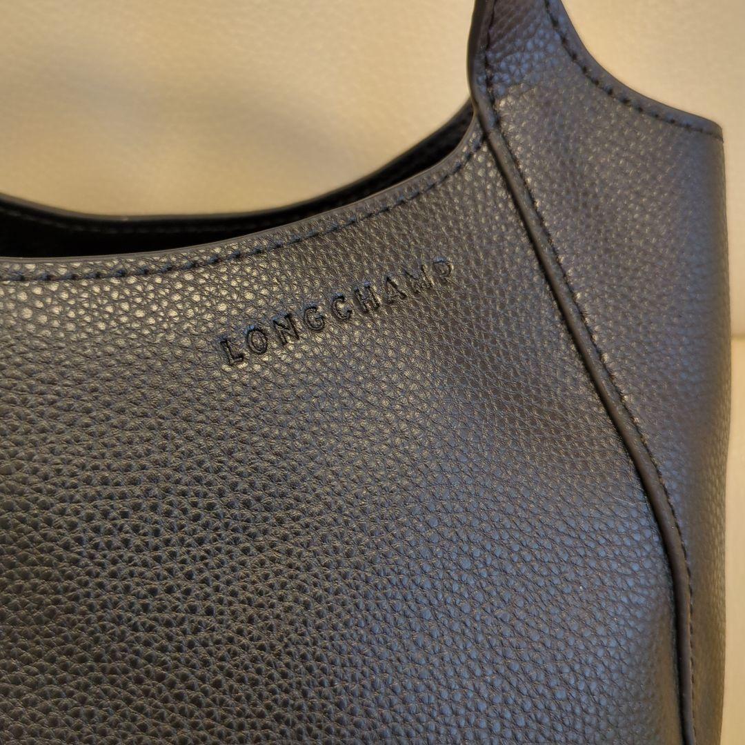 黒のレザーハンドバッグ