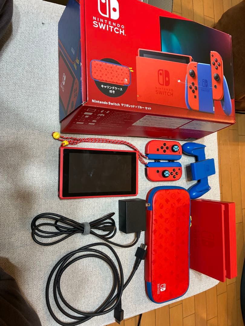 Nintendo Switch 本体 付属品完備　マリオレッド