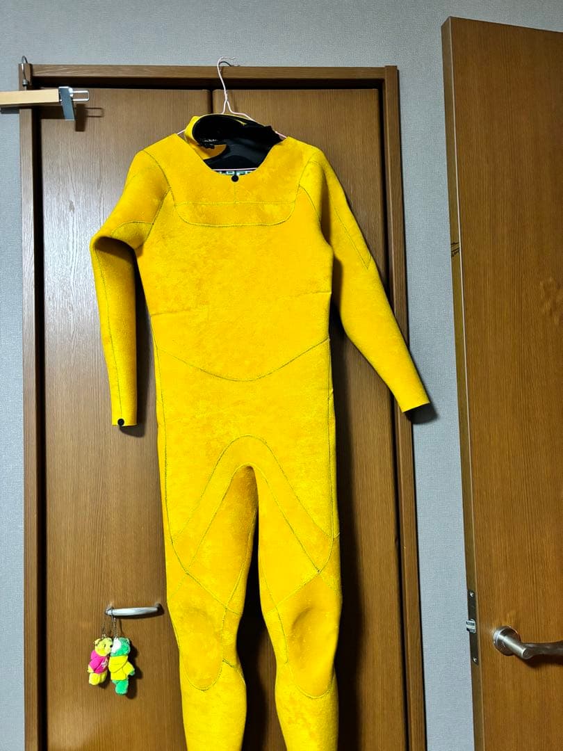 WORLD FORCE ウェットスーツ　【ほぼ未使用】