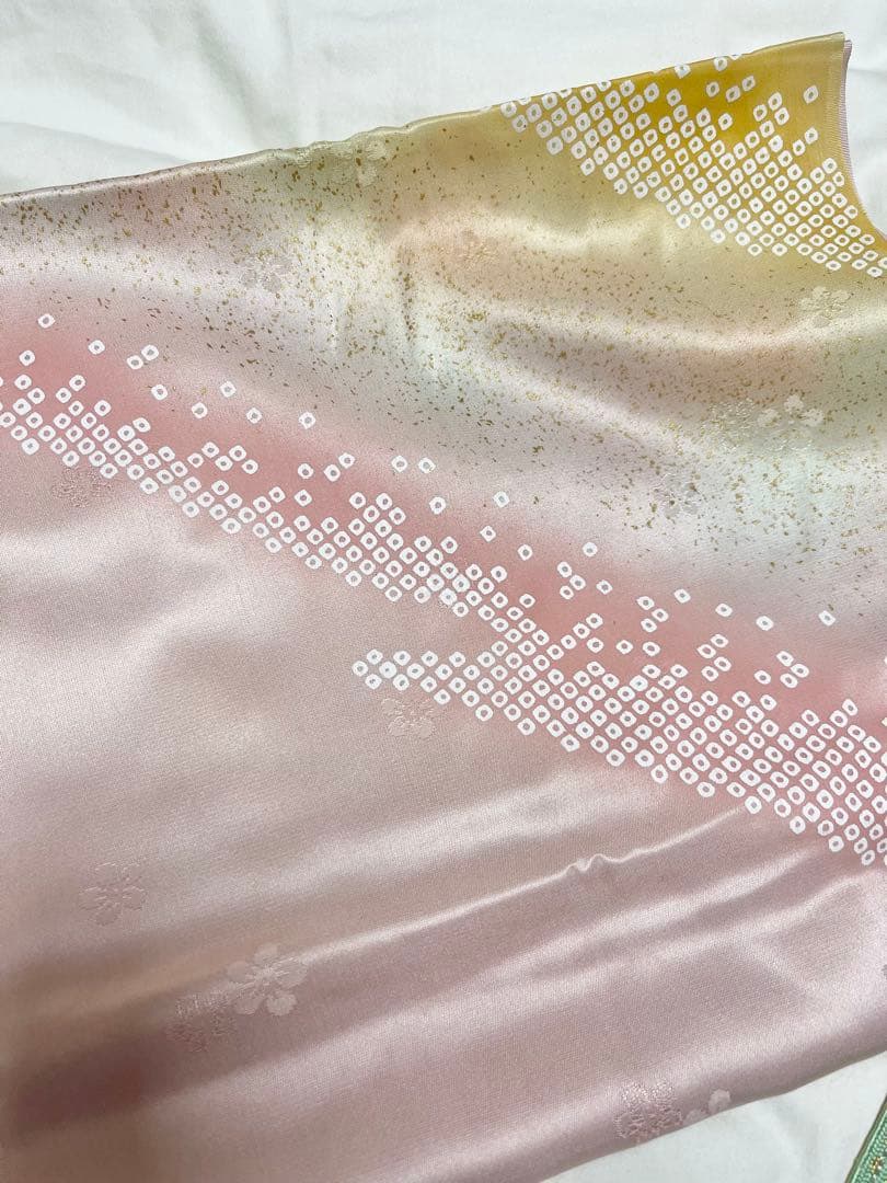 い*ん様 訪問着　付け下げ　着物　色無地　スワトウ刺繍