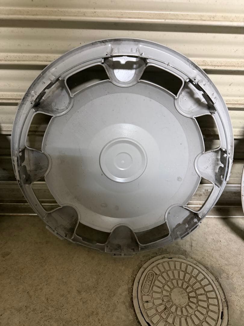 ムーブキャンバス純正ホイールキャップ新車外し中古品傷汚れ有り。４枚セット