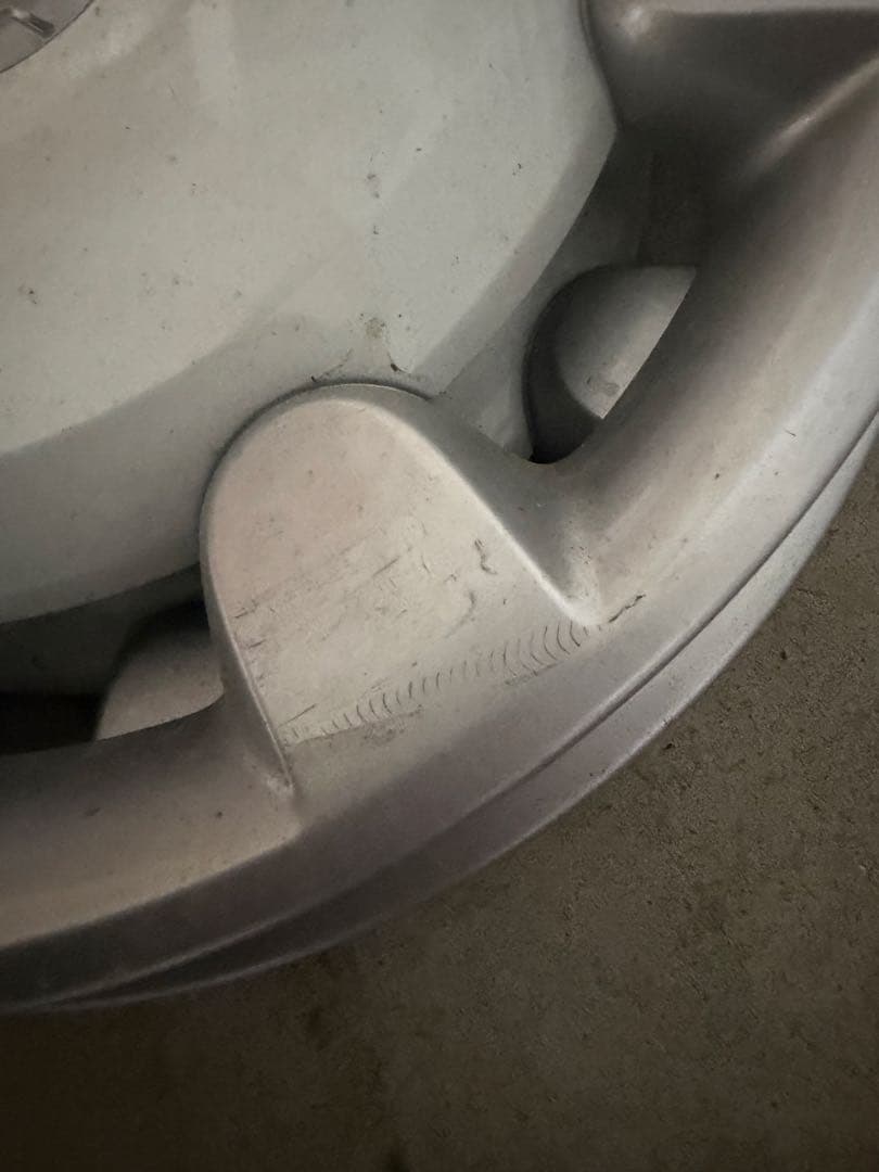 ムーブキャンバス純正ホイールキャップ新車外し中古品傷汚れ有り。４枚セット