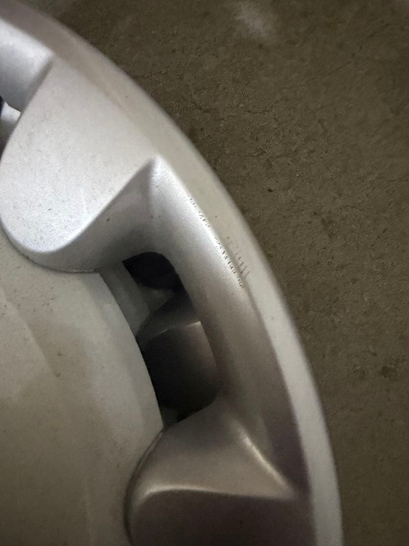 ムーブキャンバス純正ホイールキャップ新車外し中古品傷汚れ有り。４枚セット