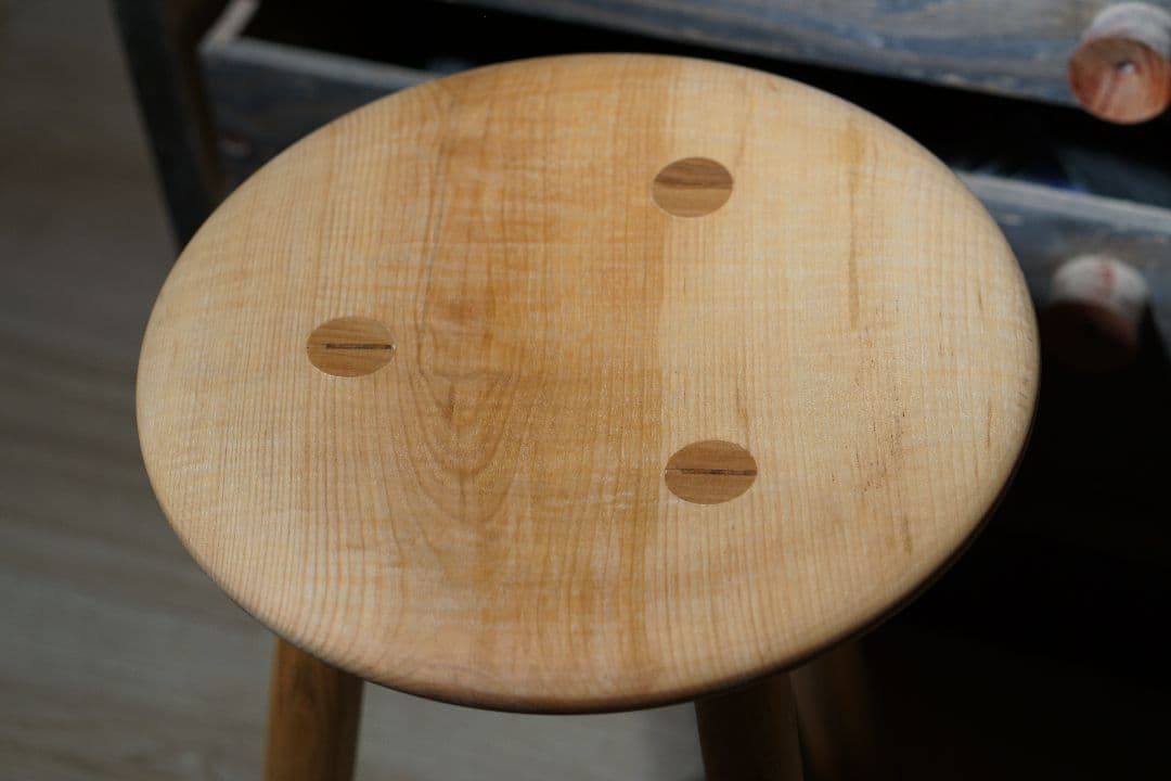 ​【水目桜】無垢材のスツール｜水目桜 カバ 椅子 サイドテーブル キッチン 花台