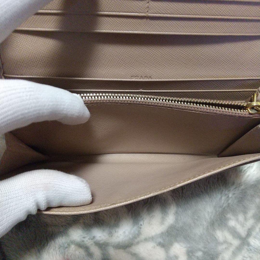 PRADA サフィアーノレザー 三角ロゴ長財布 ベージュ系