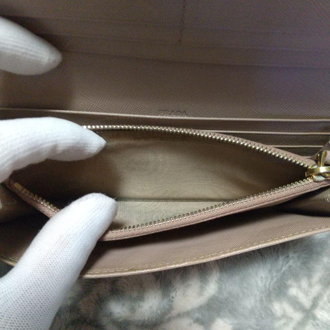 PRADA サフィアーノレザー 三角ロゴ長財布 ベージュ系