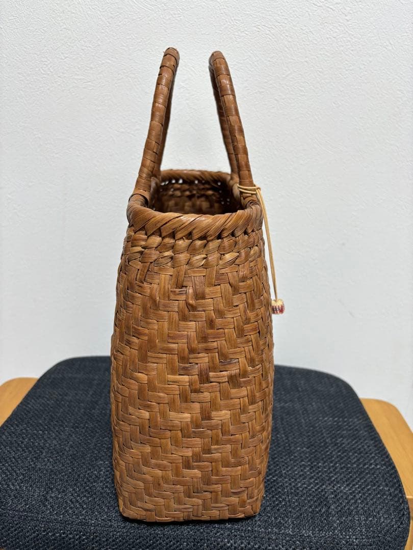 山葡萄かごバッグ 中型 編み込みデザイン　木ノ花