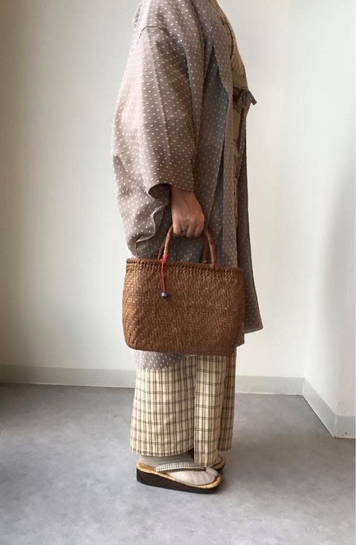 山葡萄かごバッグ 中型 編み込みデザイン　木ノ花