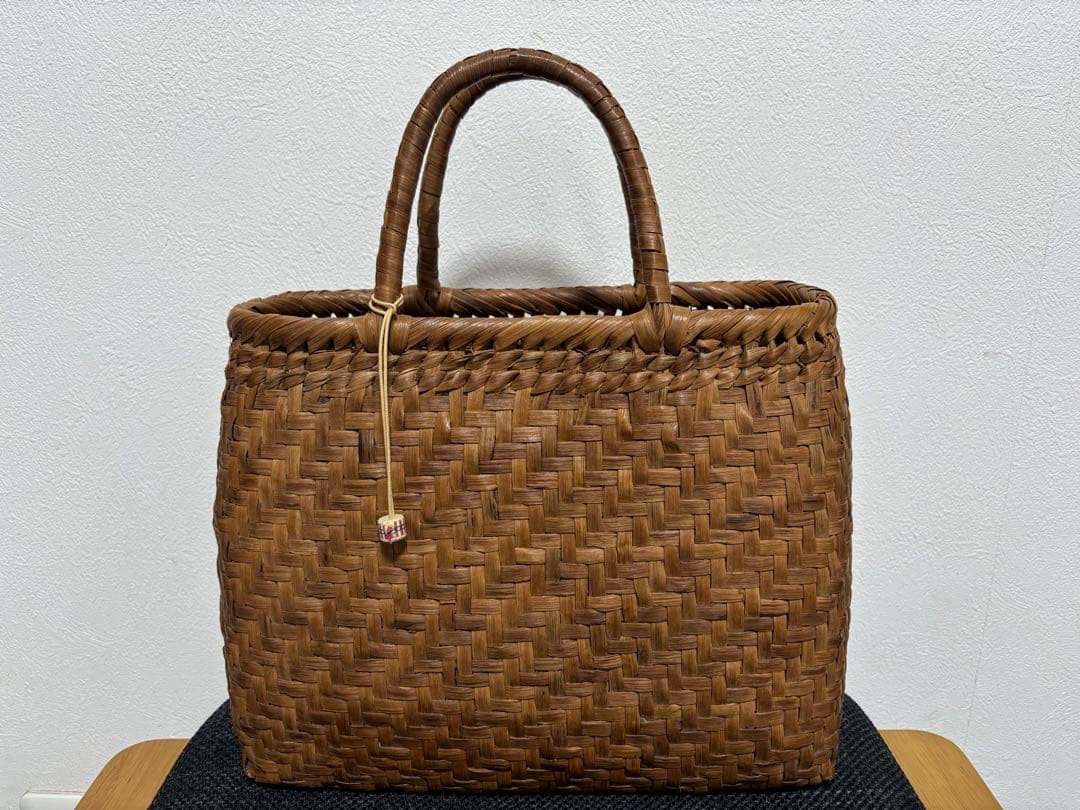 山葡萄かごバッグ 中型 編み込みデザイン　木ノ花
