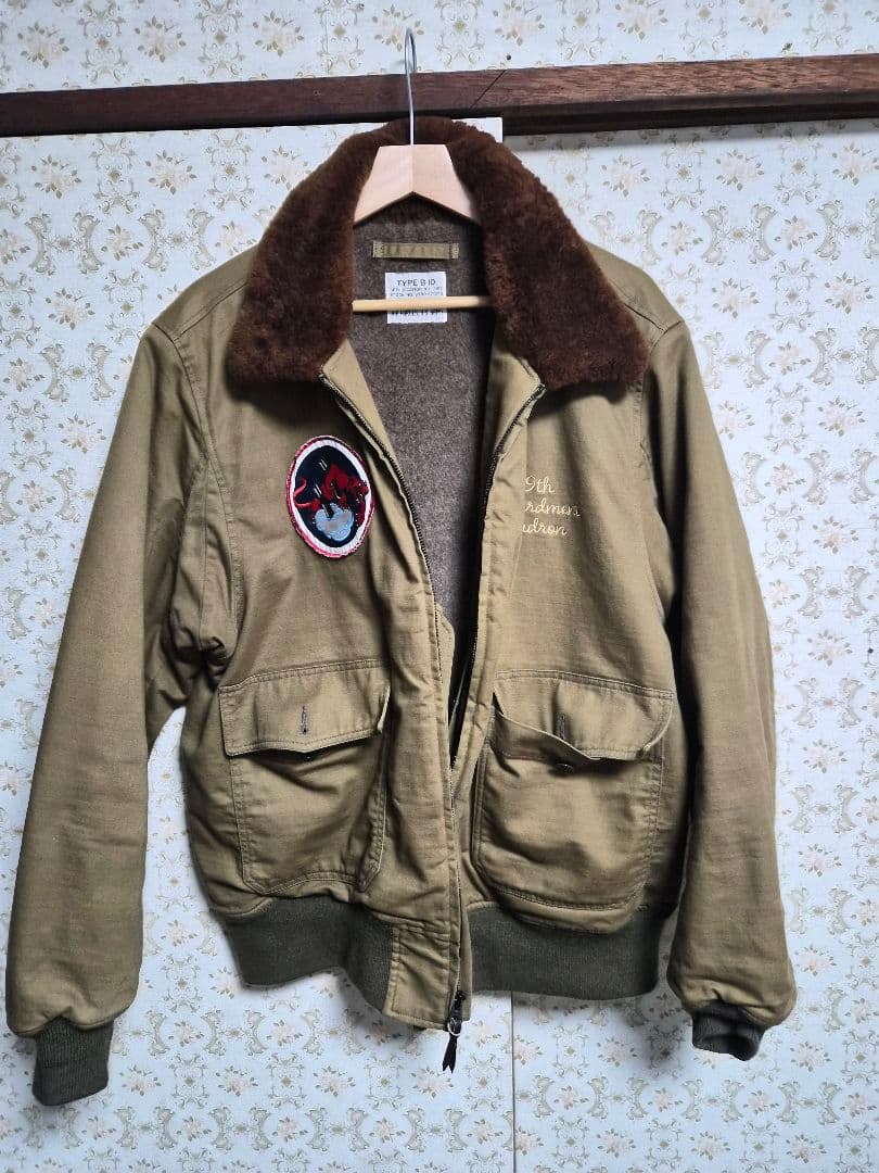 Avirex B-10 フライトジャケットピンナップガール サイズ44