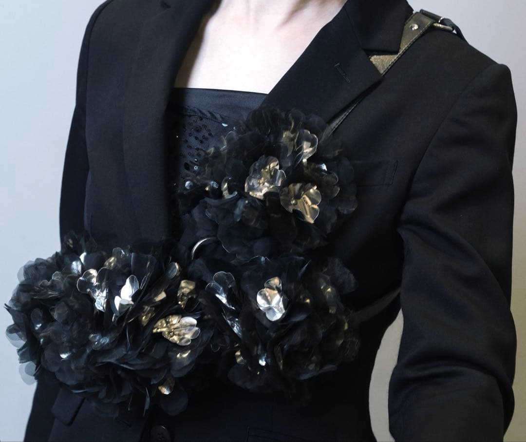 noir kei ninomiya伊勢丹新宿限定 フラワーレザーハーネス