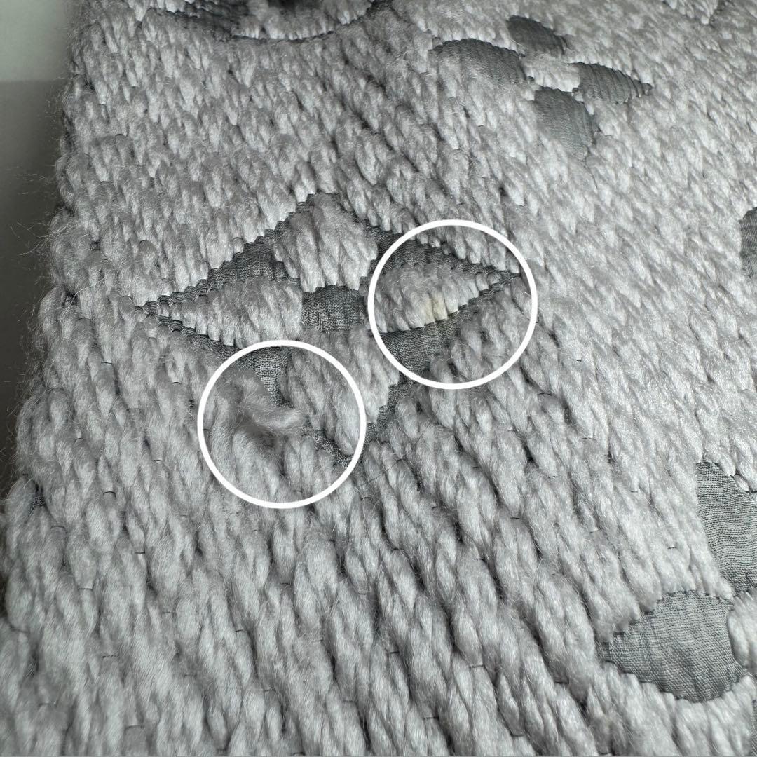 Louis Vuitton エシャルプロゴマニア グレー マフラー