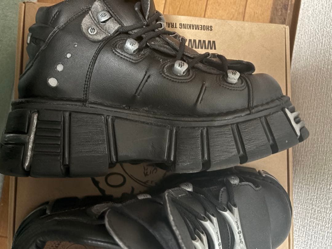 ニューロック　ブーツ　M-106-VS1