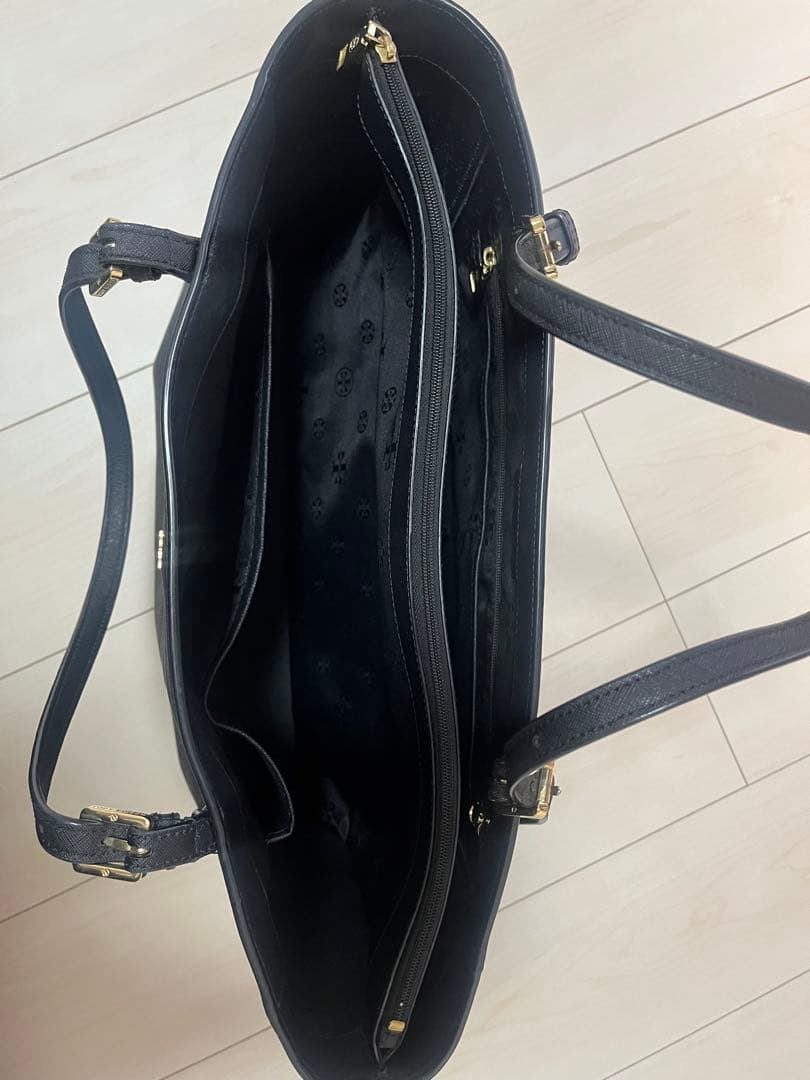 トリーバーチ　Tory Burch トートバッグ　【A4サイズ収納•巾着付】