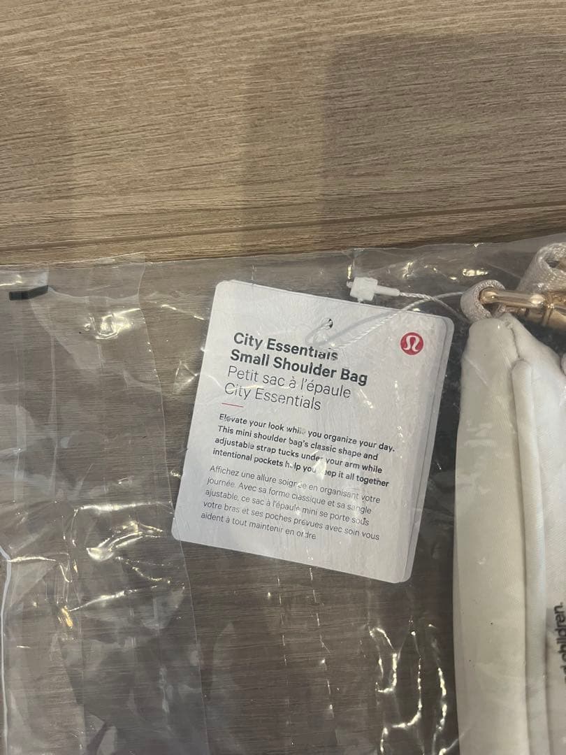 新品City Essentials Small Shoulder Bag 3L