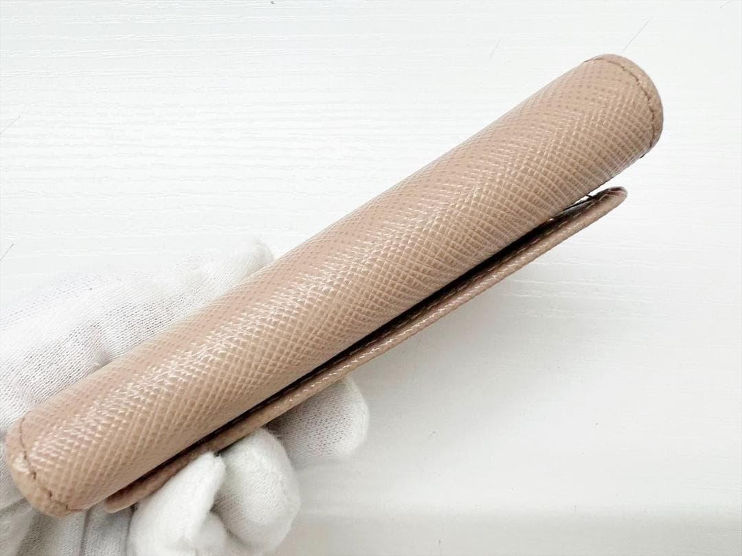 美品　プラダ　ロゴ　サフィアーノ　4連キーケース　 キーリング　1PG004