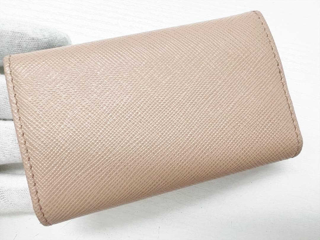 美品　プラダ　ロゴ　サフィアーノ　4連キーケース　 キーリング　1PG004