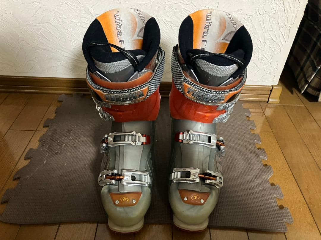 TECNICA　テクニカ　スキーブーツ　28cm〜28.5.5cm 足幅広め