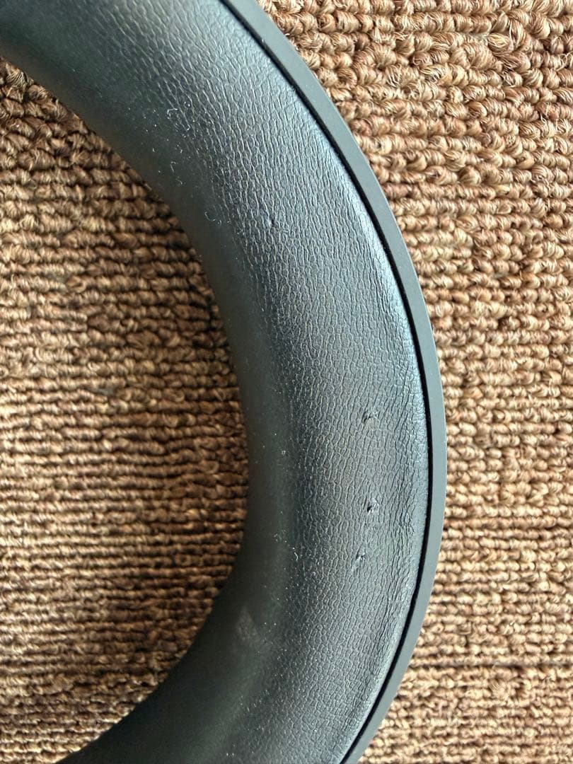 ヘッドホン MONDO Over Ear Headphones