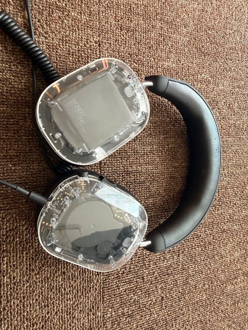 ヘッドホン MONDO Over Ear Headphones