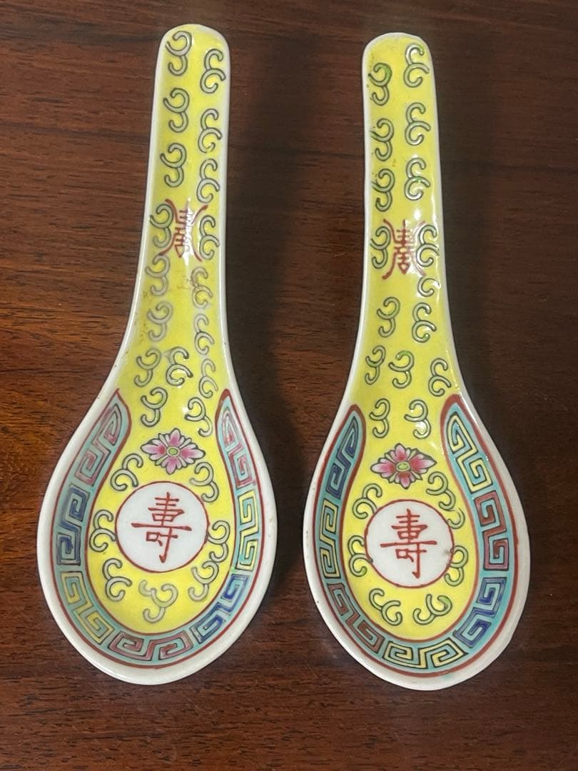 景德鎮70年代輸出品.萬壽無疆赤色お皿5枚.黄色夀柄レンゲ5本。10点セット。