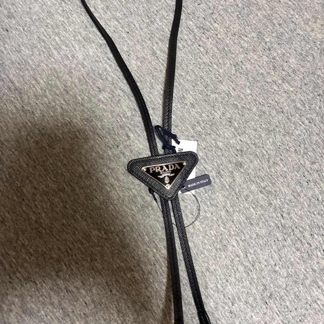 【PRADA】プラダ レザー ボロタイ