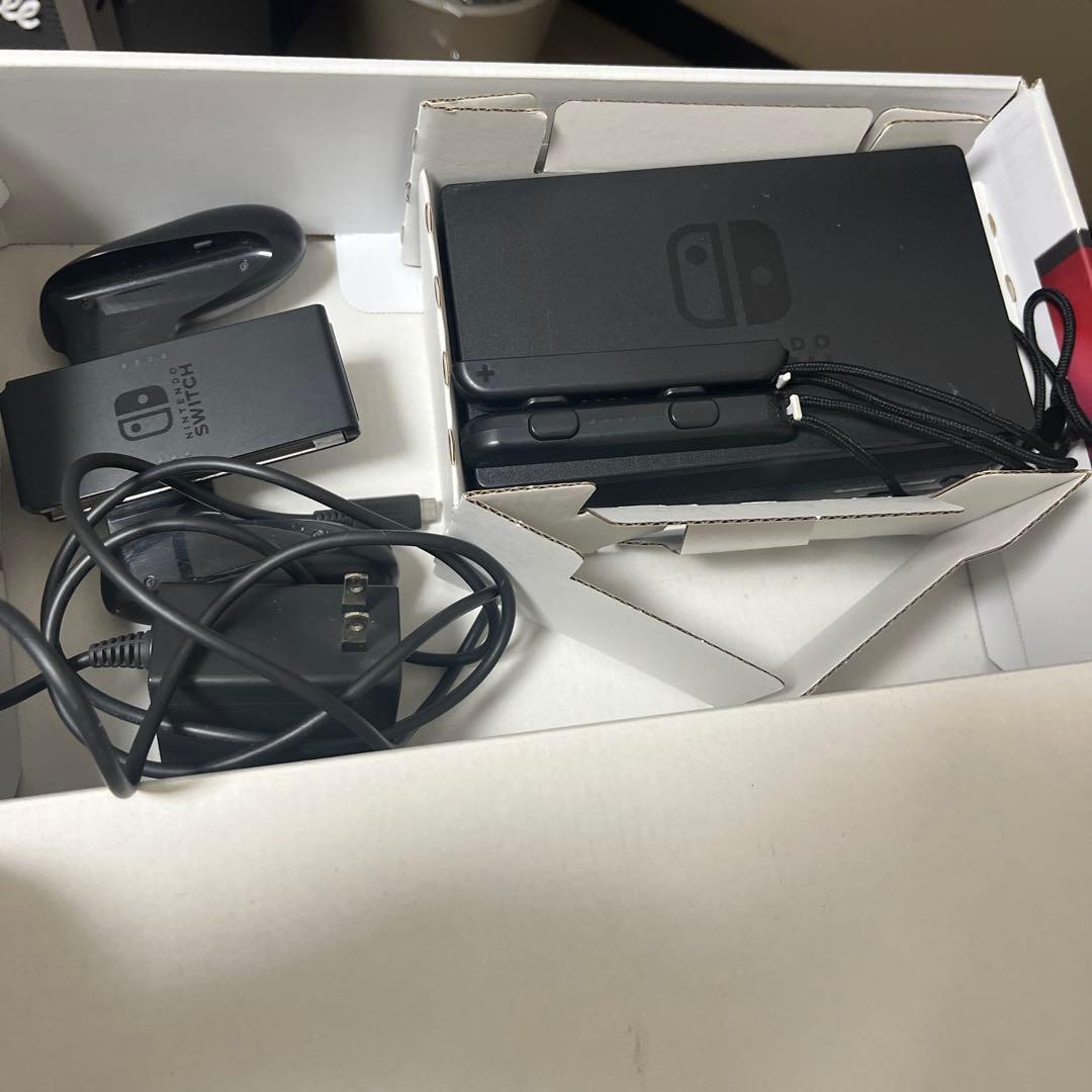 Nintendo Switch 本体（Joy-Conなし）&付属品